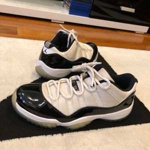 Jordan 11 Low (Concord)